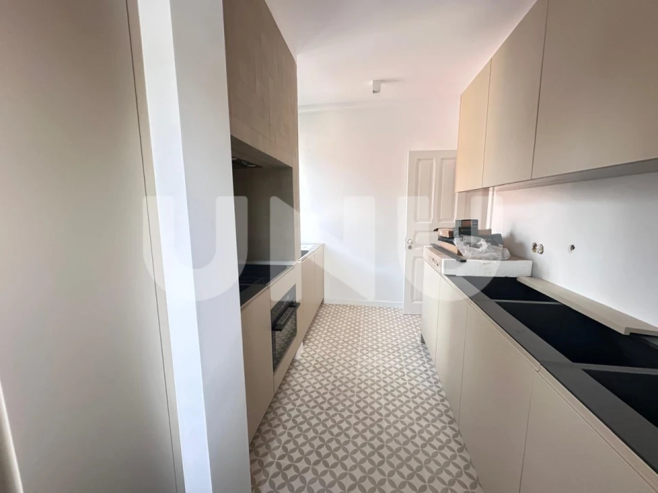 Apartamento T3 para Venda em Algés, Linda-A-Velha e Cruz Quebrada-Dafundo Foto 4