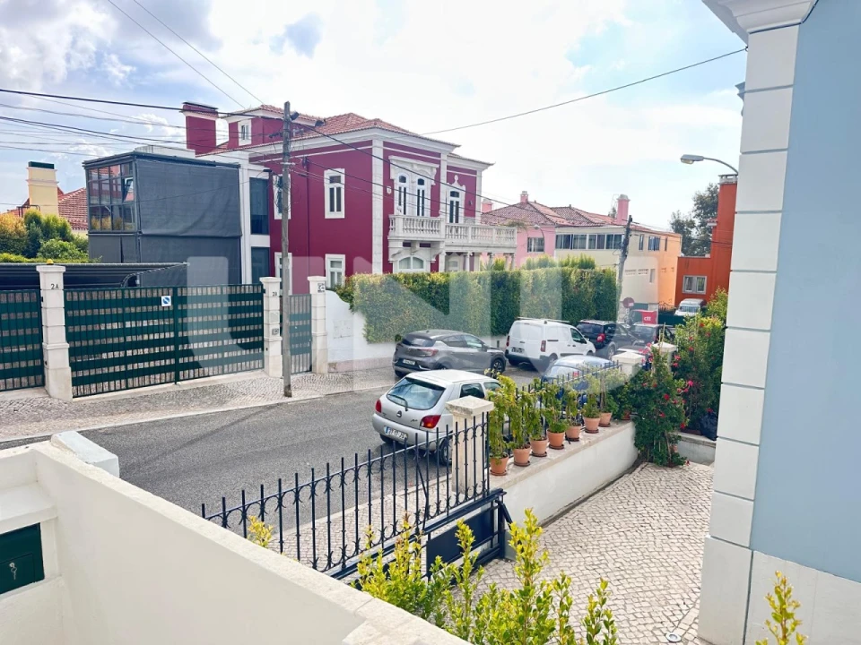 Apartamento T3 para Venda em Algés, Linda-A-Velha e Cruz Quebrada-Dafundo Foto 1