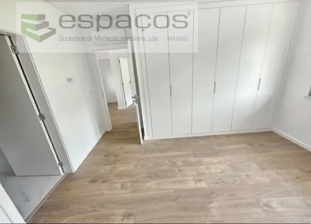 Apartamento T2 para Venda em Camarate, Unhos e Apelação Foto 6
