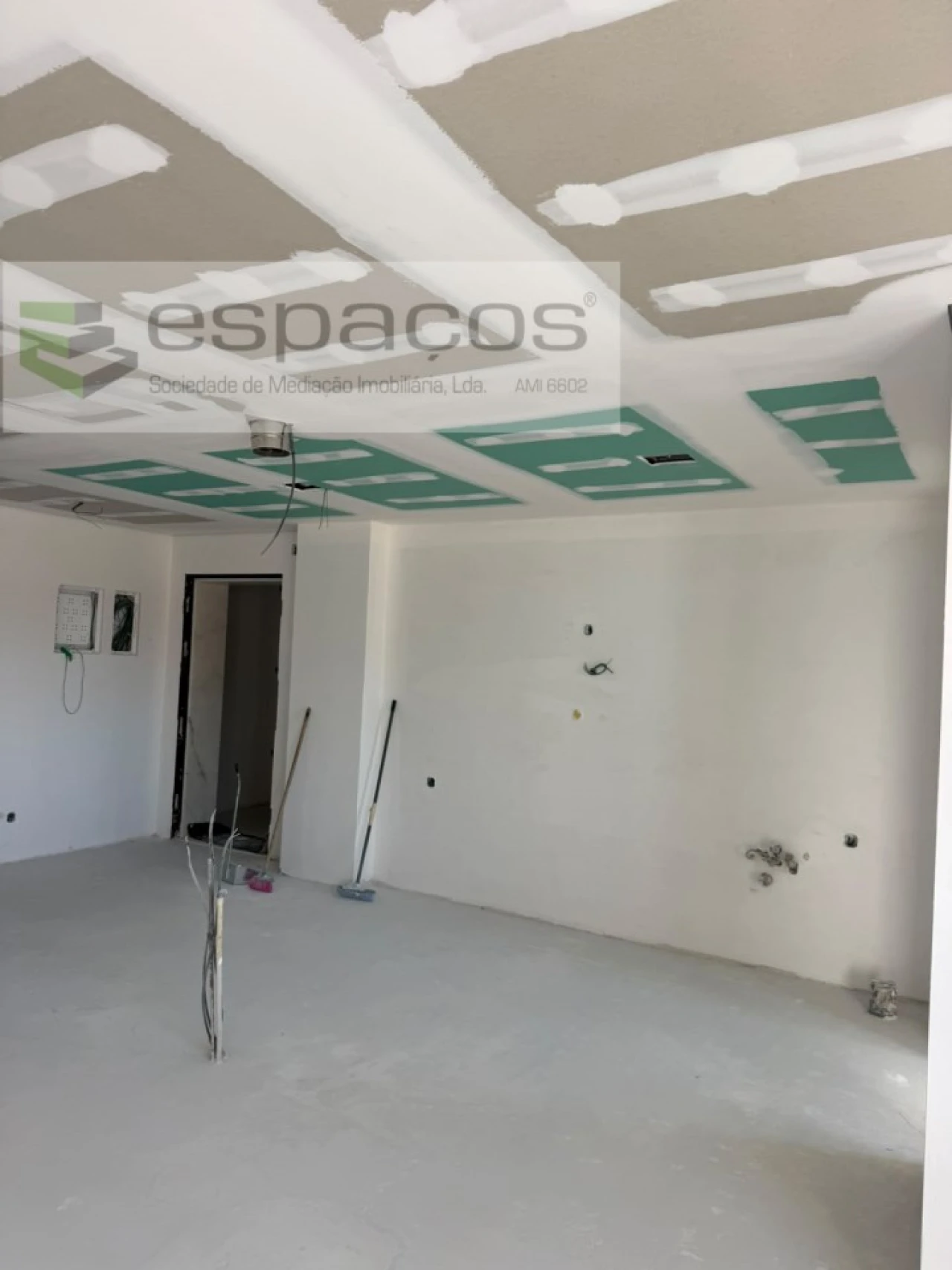 Apartamento T2 para Venda em Camarate, Unhos e Apelação Foto 9