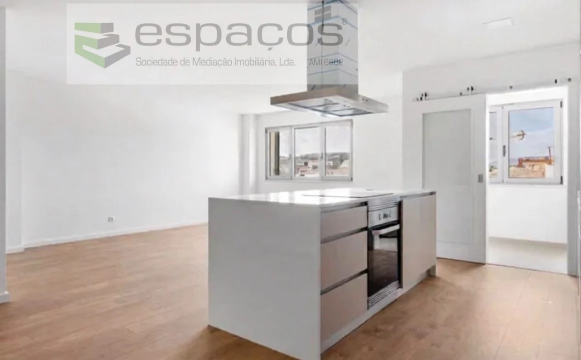Apartamento T2 para Venda em Camarate, Unhos e Apelação Foto 1