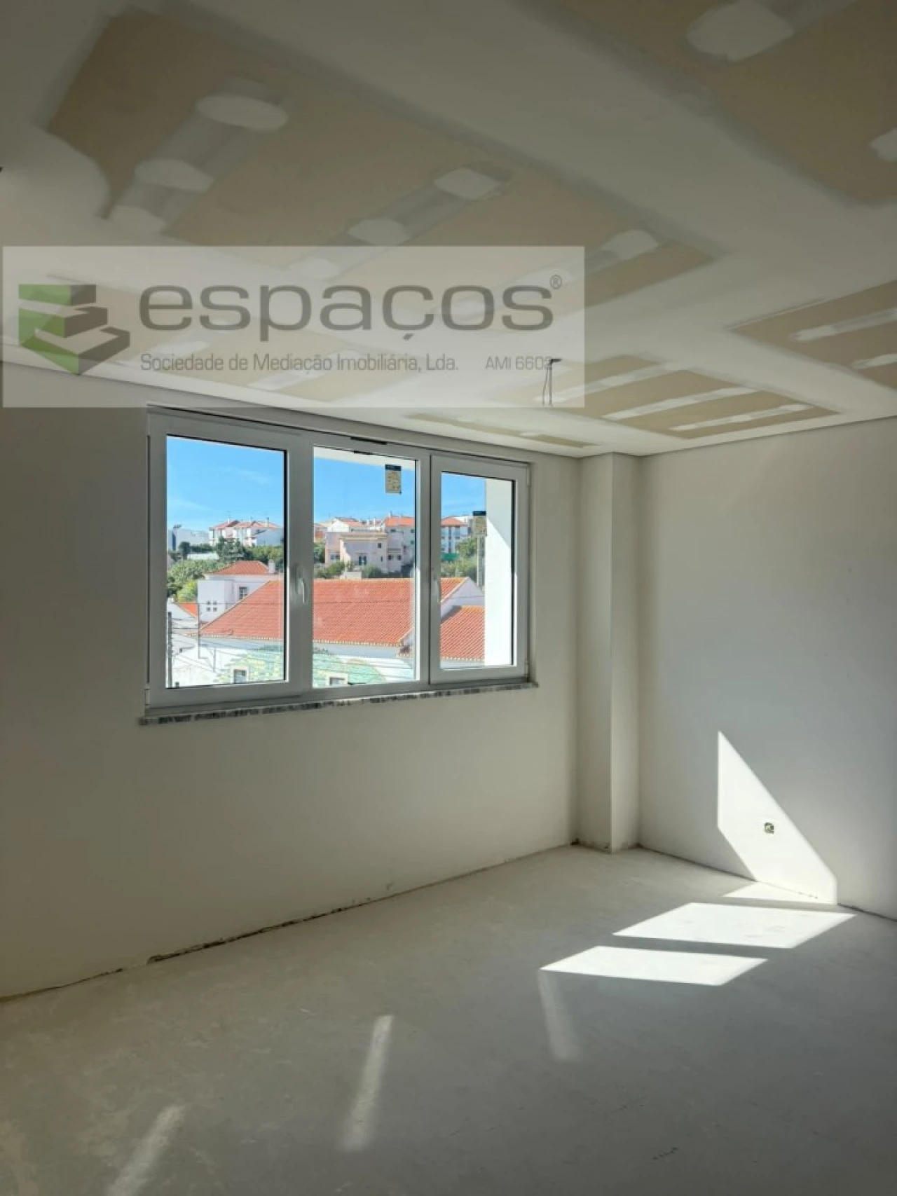 Apartamento T2 para Venda em Camarate, Unhos e Apelação Foto 8