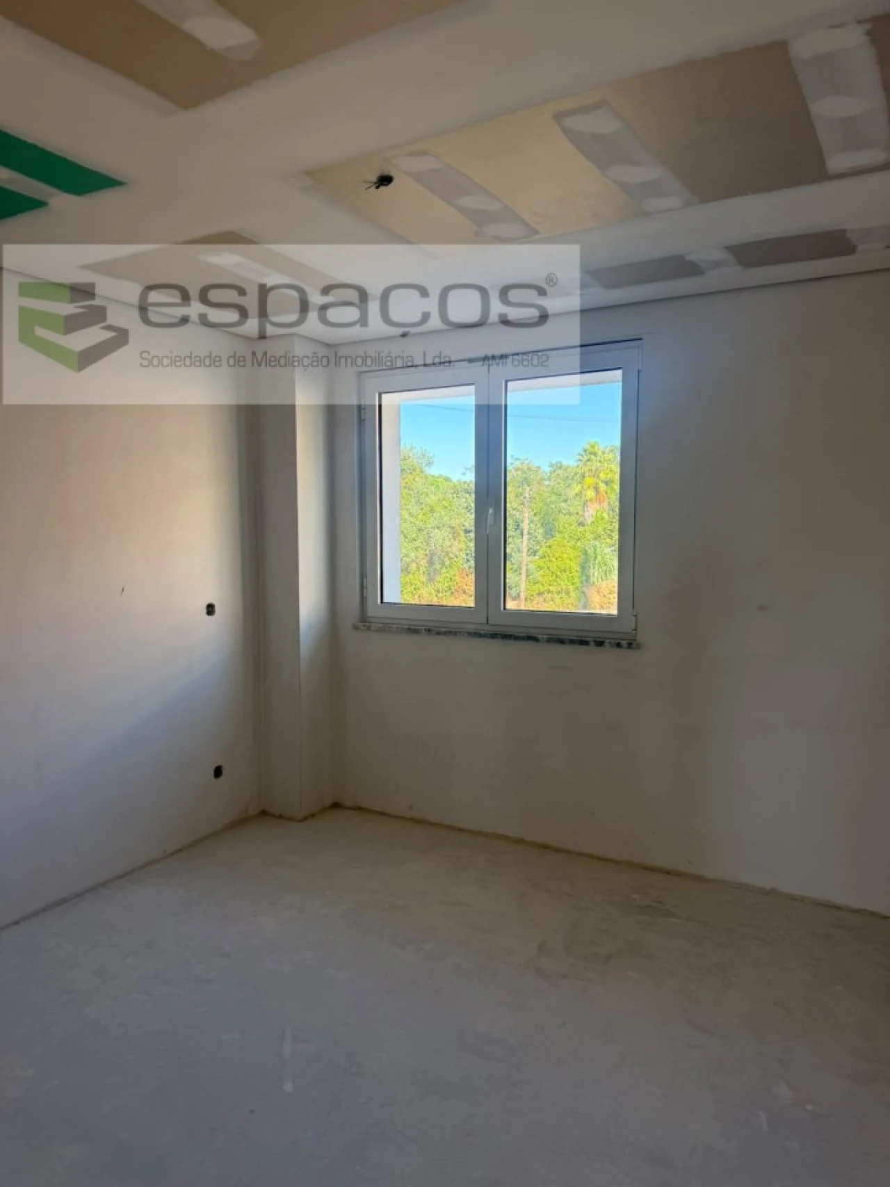 Apartamento T2 para Venda em Camarate, Unhos e Apelação Foto 11