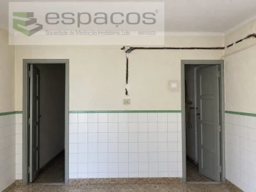 Moradia T4 para Venda em Fundão, Valverde, Donas, A. Joanes, A. Nova Cabo