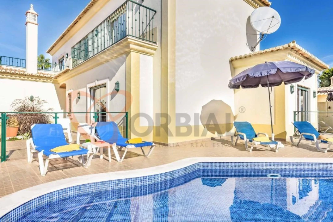 Moradia T4 para Venda em Guia Foto 17