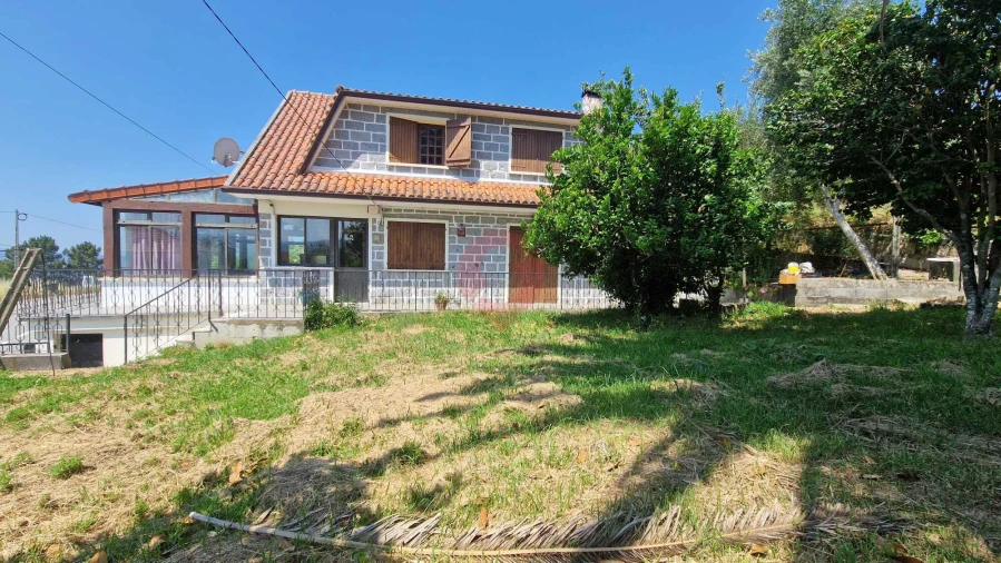 Moradia T3 para Venda em Cousso Foto 19