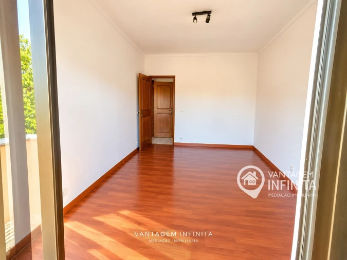 Apartamento T3 para Venda em Almada, Cova da Piedade, Pragal e Cacilhas Foto 10