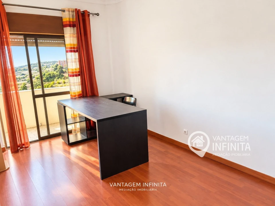 Apartamento T3 para Venda em Almada, Cova da Piedade, Pragal e Cacilhas Foto 14