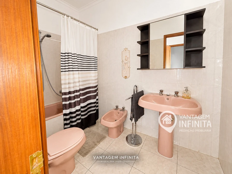 Apartamento T3 para Venda em Almada, Cova da Piedade, Pragal e Cacilhas Foto 12