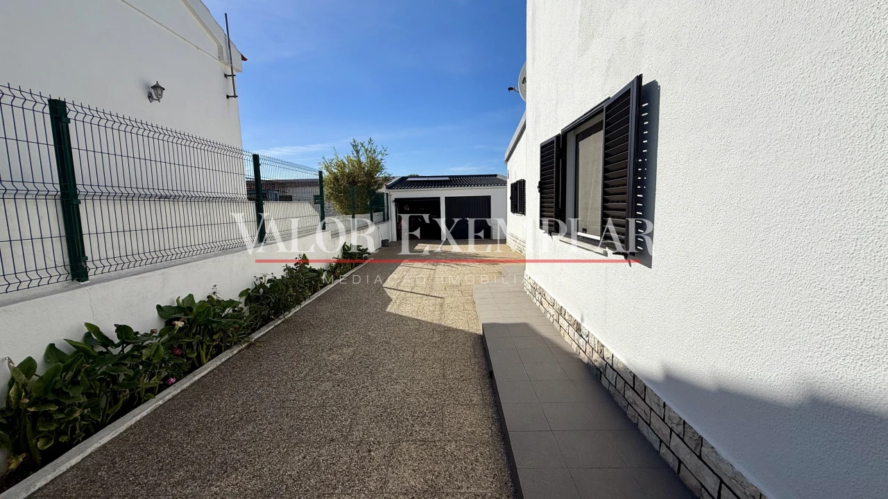 Moradia T3 para Venda em Gaio-Rosário e Sarilhos Pequenos Foto 19