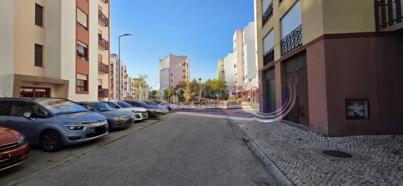 Garagem para Venda em Alverca do Ribatejo e Sobralinho