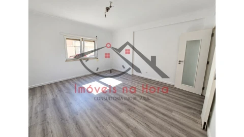 Apartamento T3 para Venda em Quinta do Conde