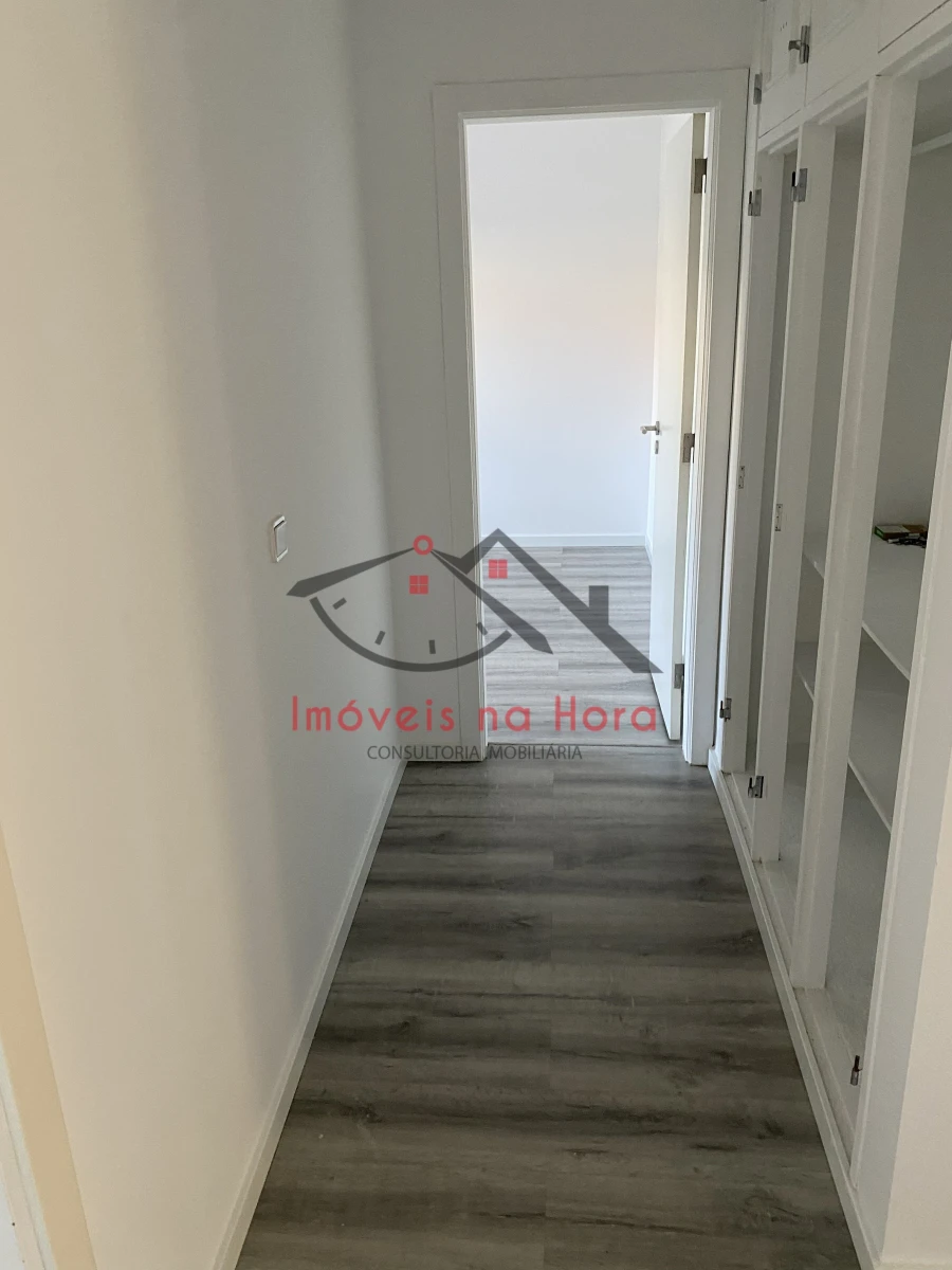 Apartamento T3 para Venda em Quinta do Conde Foto 2