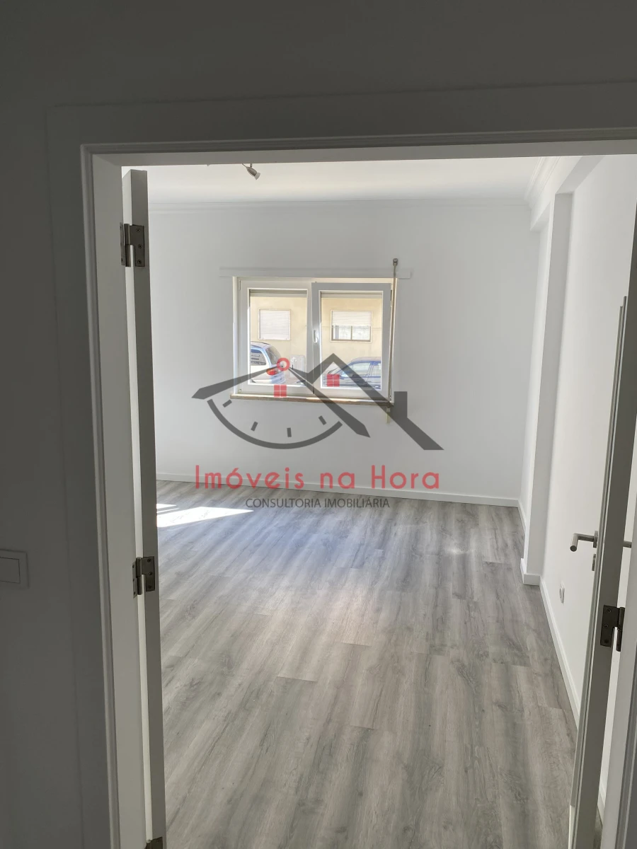 Apartamento T3 para Venda em Quinta do Conde Foto 6