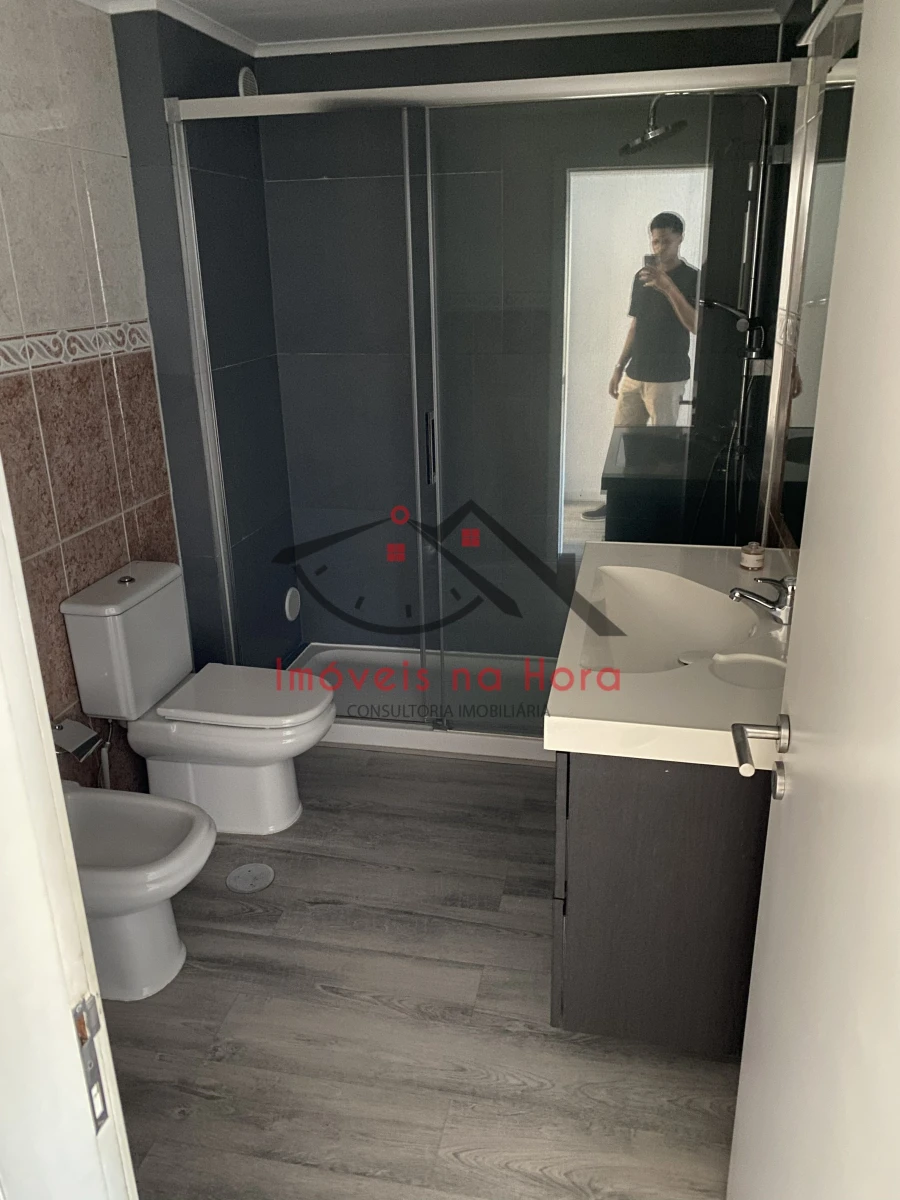 Apartamento T3 para Venda em Quinta do Conde Foto 12