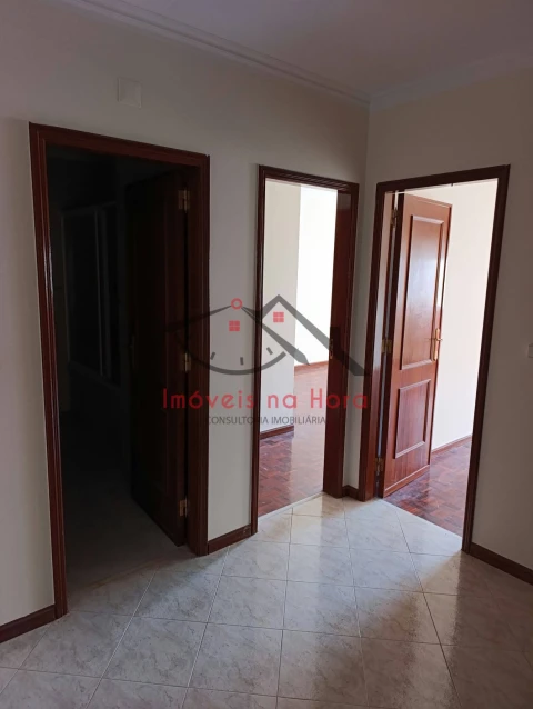 Apartamento T2 para Venda em Algueirão-Mem Martins