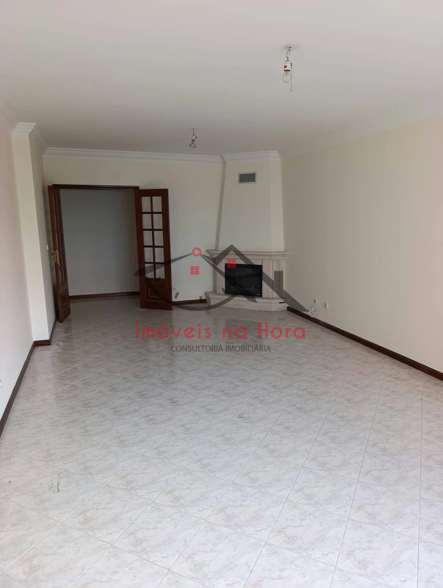 Apartamento T2 para Venda em Algueirão-Mem Martins Foto 16
