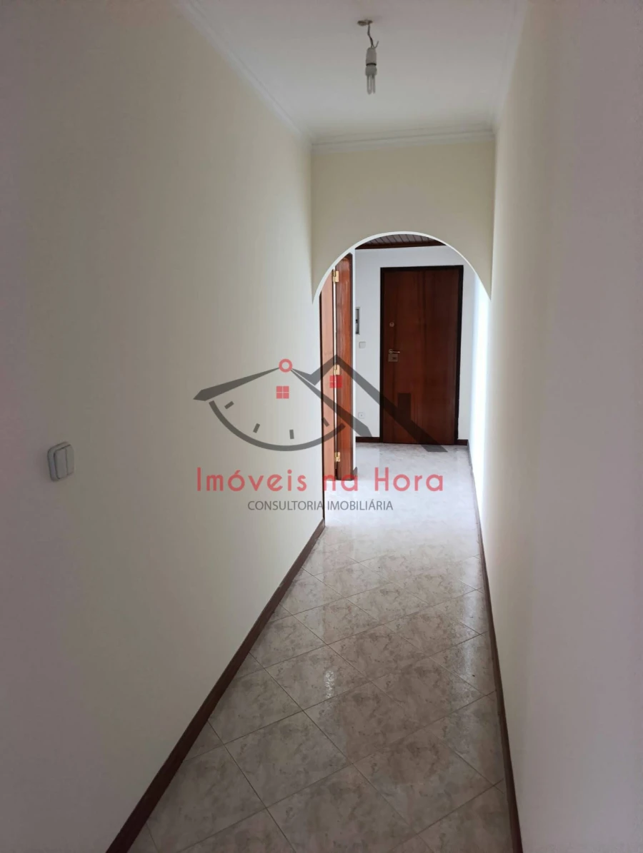 Apartamento T2 para Venda em Algueirão-Mem Martins Foto 4