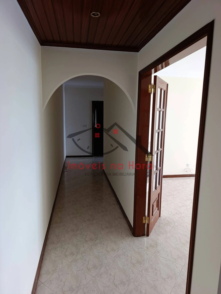 Apartamento T2 para Venda em Algueirão-Mem Martins Foto 18