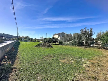 Terreno para Venda em Venade e Azevedo