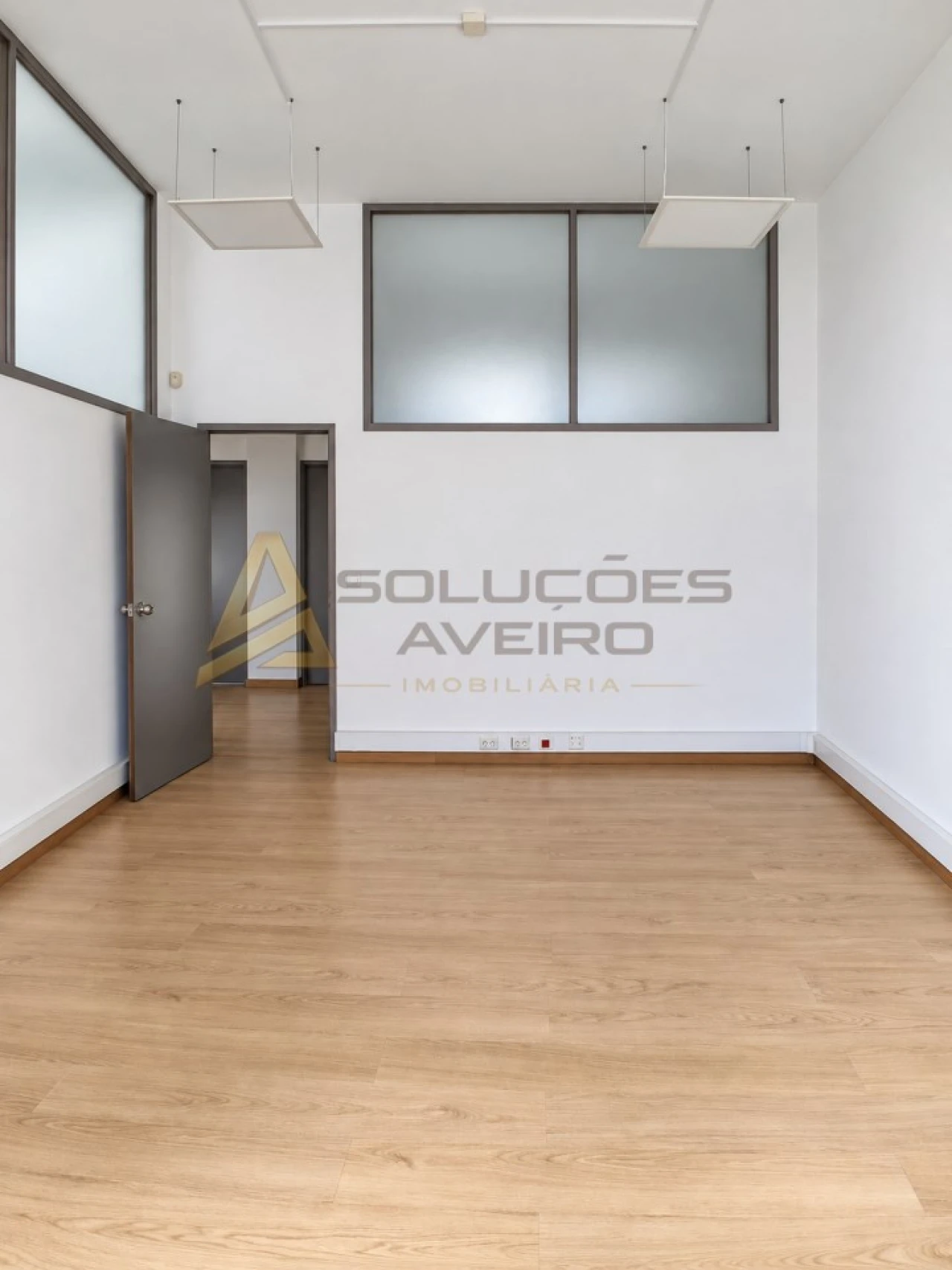 Loja para Arrendamento em Esgueira Foto 4
