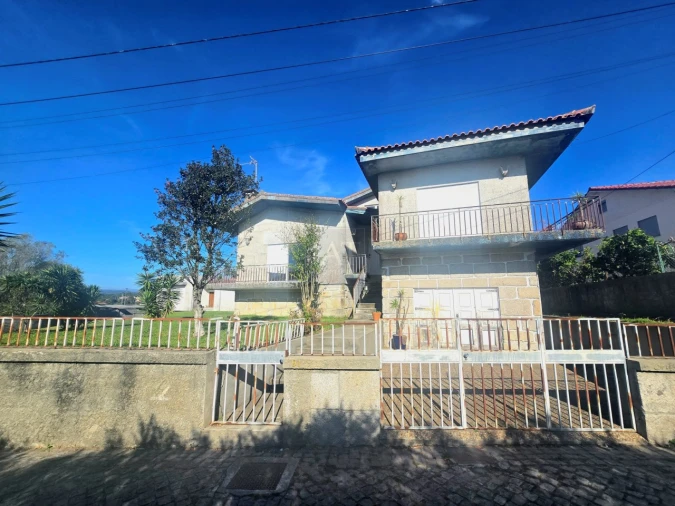 Moradia T3 para Venda em Forjães Foto 2
