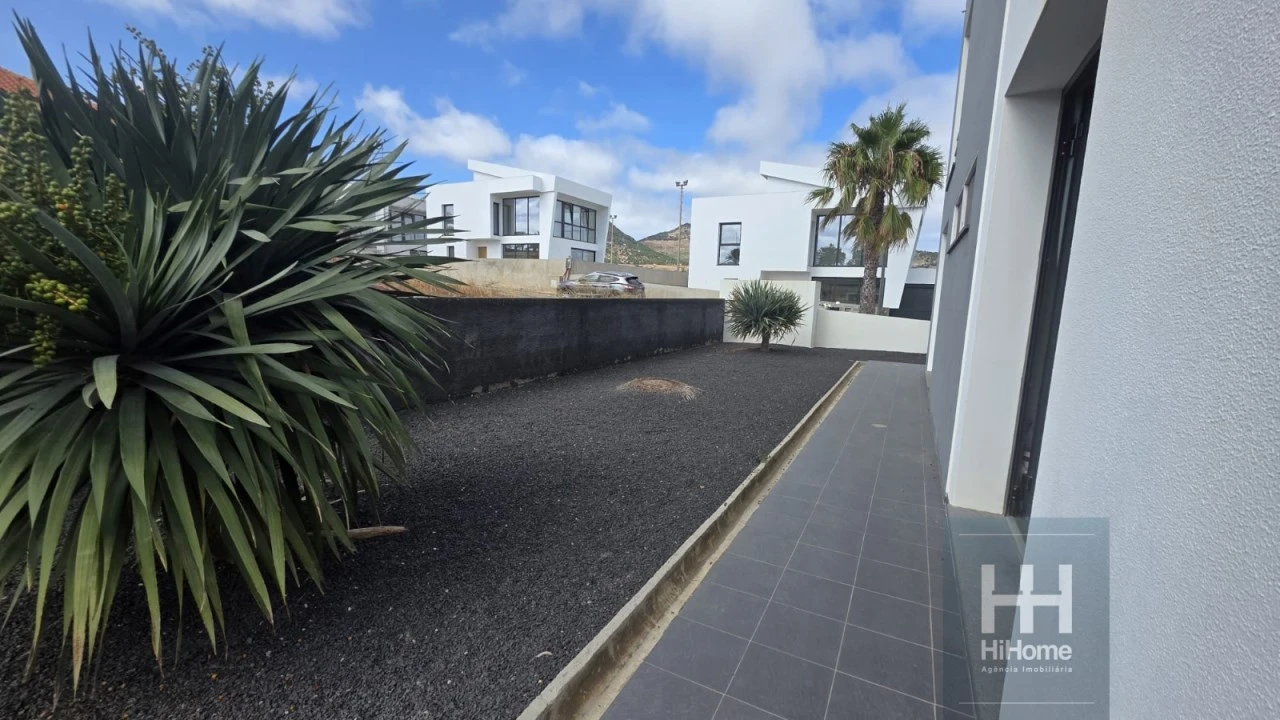 Moradia T4 para Venda em Porto Santo Foto 4