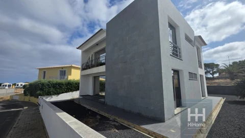 Moradia T4 para Venda em Porto Santo