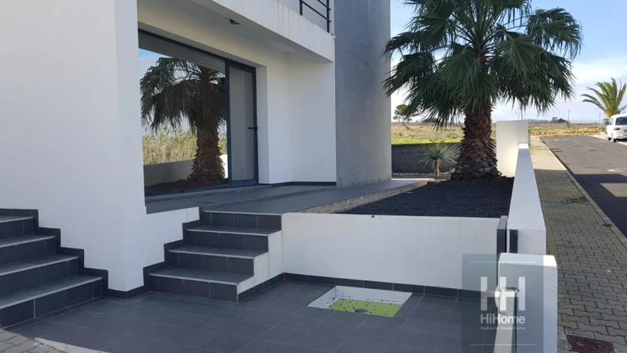 Moradia T4 para Venda em Porto Santo Foto 3