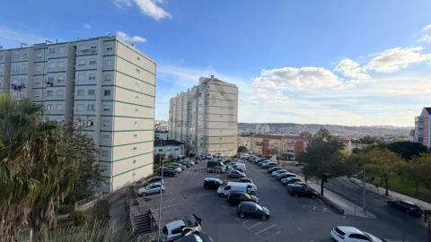 Apartamento T2 para Venda em Odivelas
