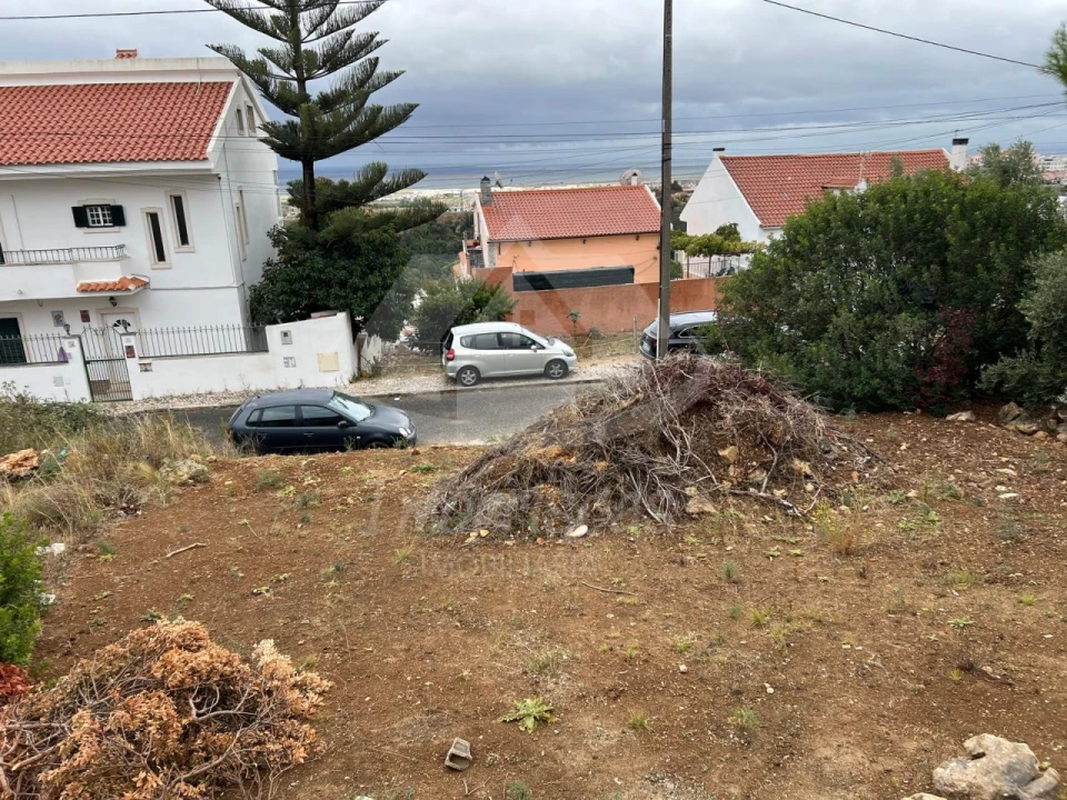 Terreno para Venda em Alverca do Ribatejo e Sobralinho Foto 1