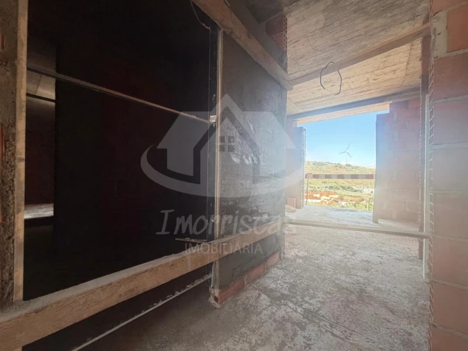 Moradia T2 para Venda em Fanhões Foto 22