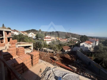 Moradia T3 para Venda em Fanhões