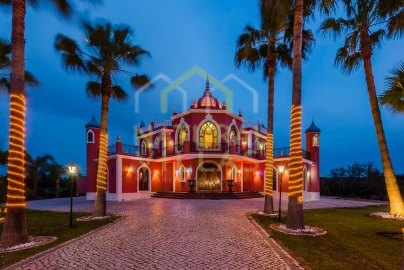 Quinta T5 para Venda em Quarteira