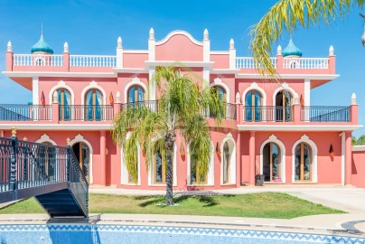 Quinta T5 para Venda em Quarteira