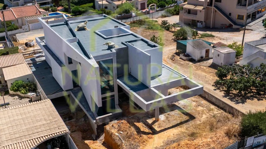 Moradia T4 para Venda em Albufeira e Olhos de Água