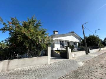 Moradia T3 para Venda em Fornos