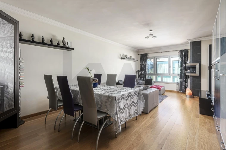Apartamento T2 para Venda em Arroios Foto 11