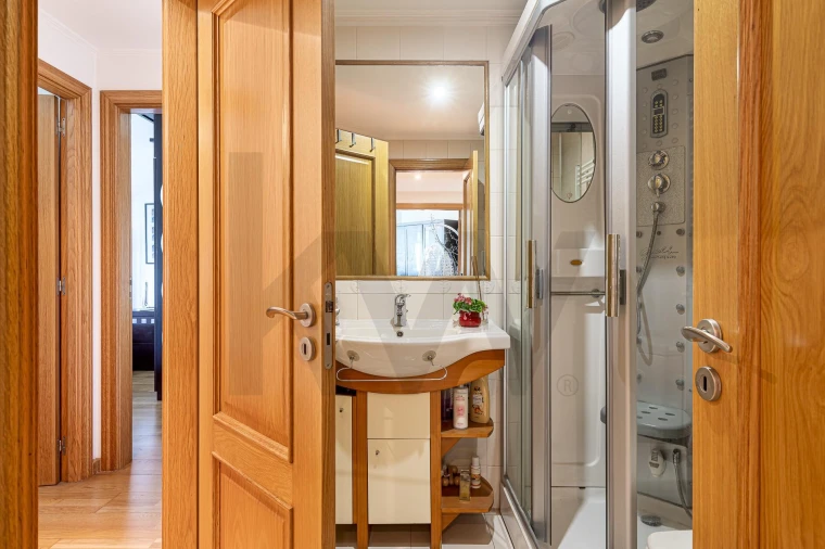 Apartamento T2 para Venda em Arroios Foto 22
