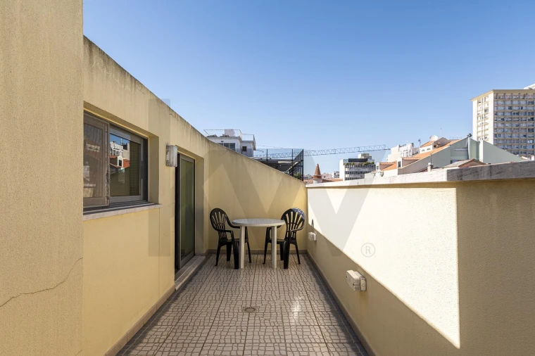 Apartamento T2 para Venda em Arroios Foto 5
