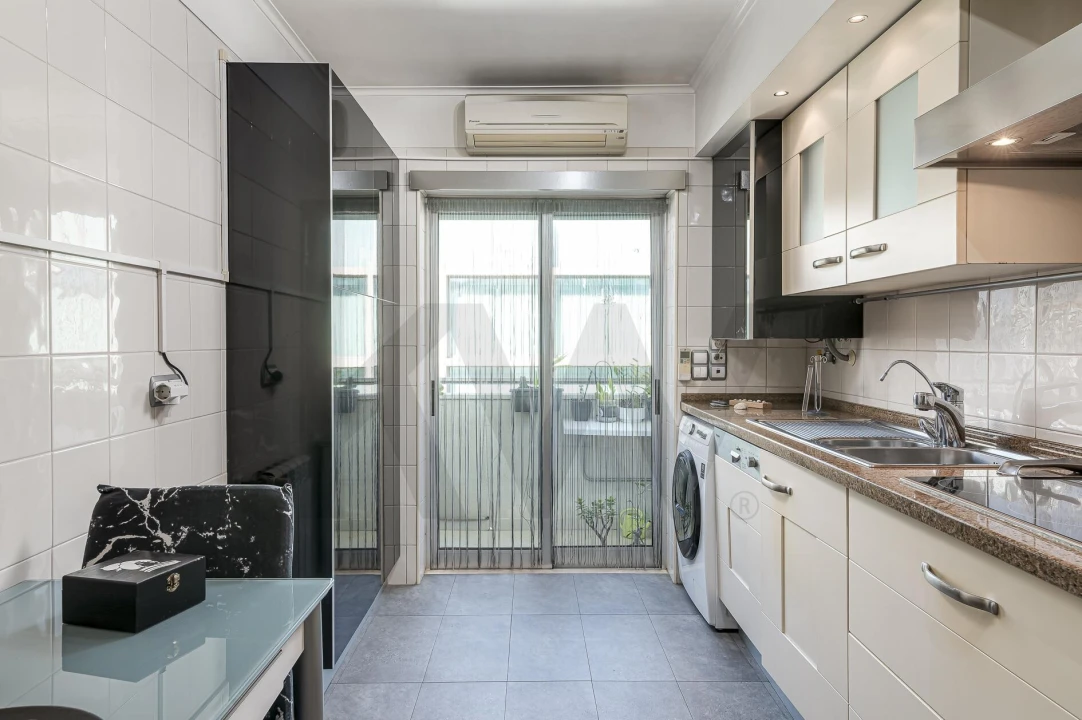 Apartamento T2 para Venda em Arroios Foto 17