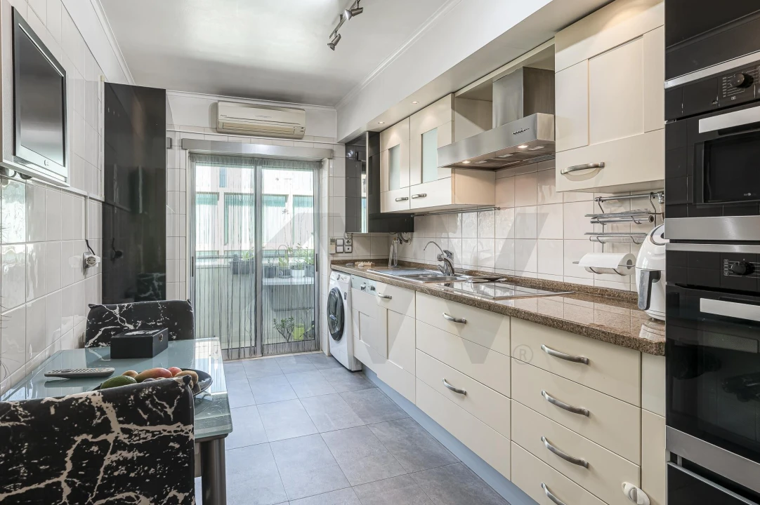 Apartamento T2 para Venda em Arroios Foto 16