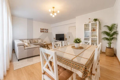 Apartamento T3 para Venda em Marvila, Ribeira Santarém, São Salvador, São Nicolau