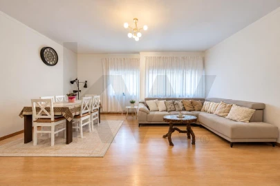 Apartamento T3 para Venda em Marvila, Ribeira Santarém, São Salvador, São Nicolau