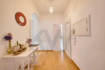 Apartamento T3 para Venda em Marvila, Ribeira Santarém, São Salvador, São Nicolau