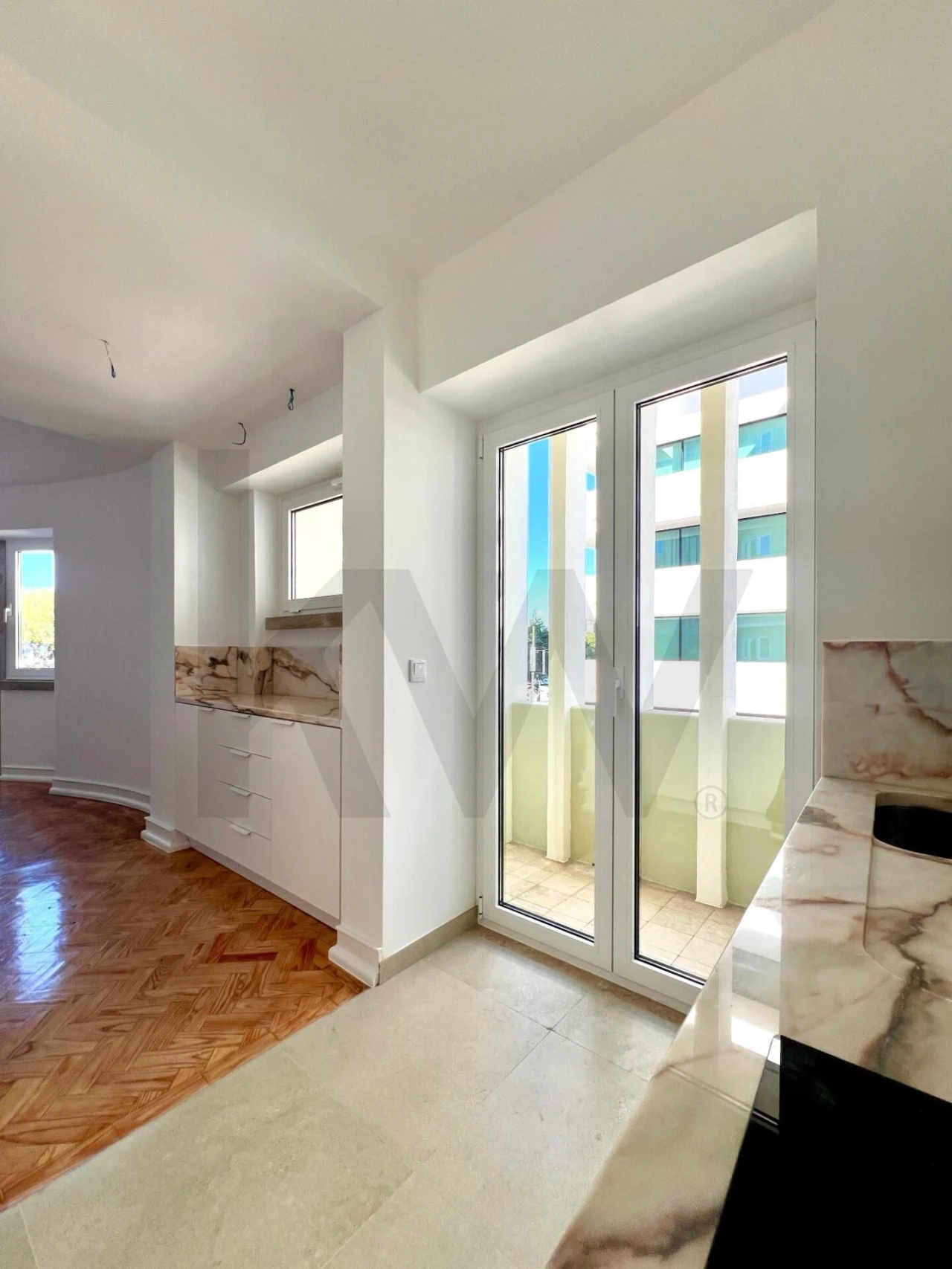 Apartamento T2 para Arrendamento em Campolide Foto 26