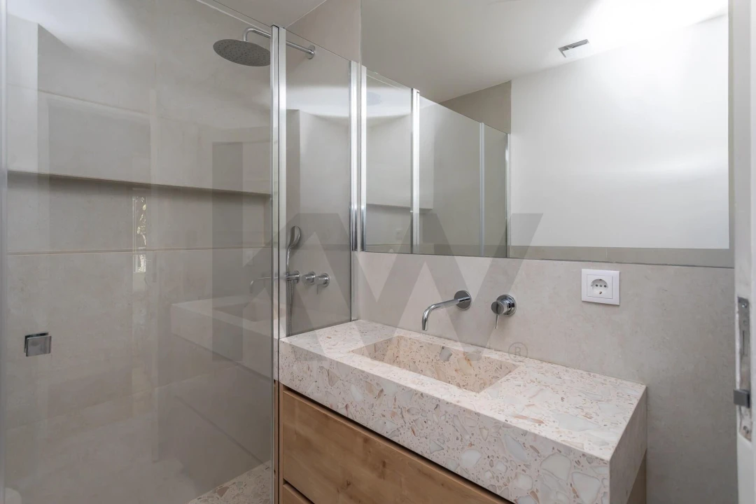 Apartamento T2 para Arrendamento em Campolide Foto 24