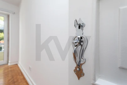Apartamento T2 para Arrendamento em Campolide