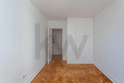 Apartamento T2 para Arrendamento em Campolide