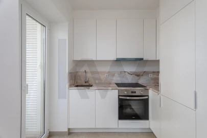 Apartamento T2 para Arrendamento em Campolide